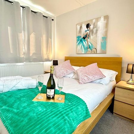 Horizon House, Stunning 2-Bedroom Flat 1, Parking, Netflix, Oxford Esterno foto