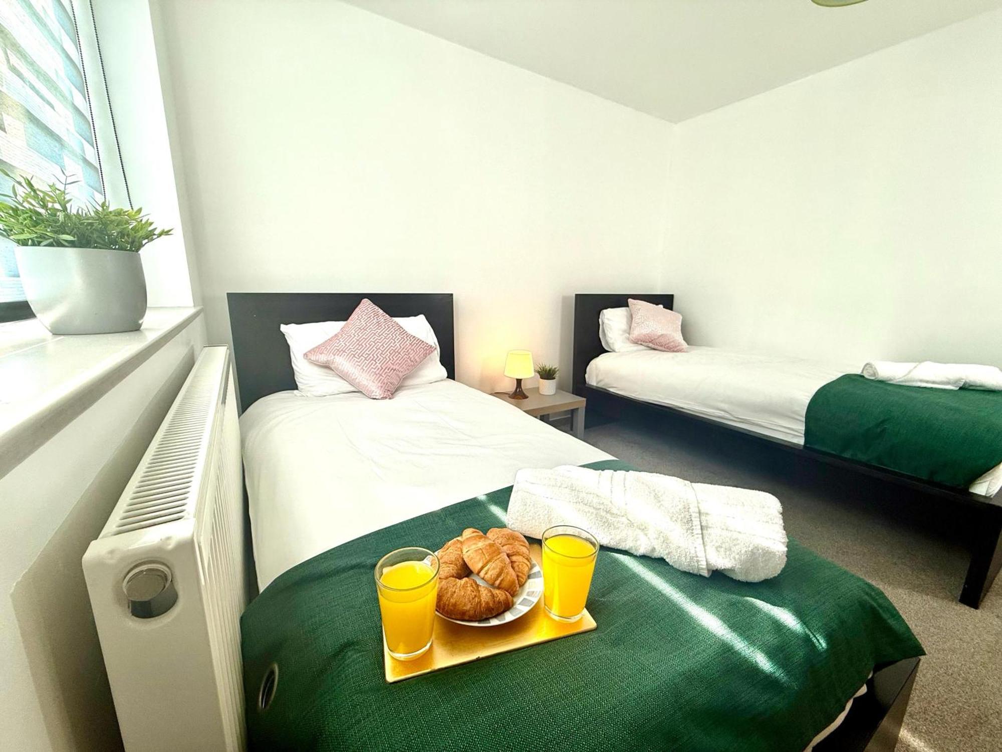 Horizon House, Stunning 2-Bedroom Flat 1, Parking, Netflix, Oxford Esterno foto